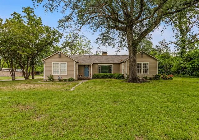 Photo 1 of Single family home for sale at 914 Griffith Ave, Terrell, TX 75160 | MLS# 21233164 | Listing updated on 2026-09-16