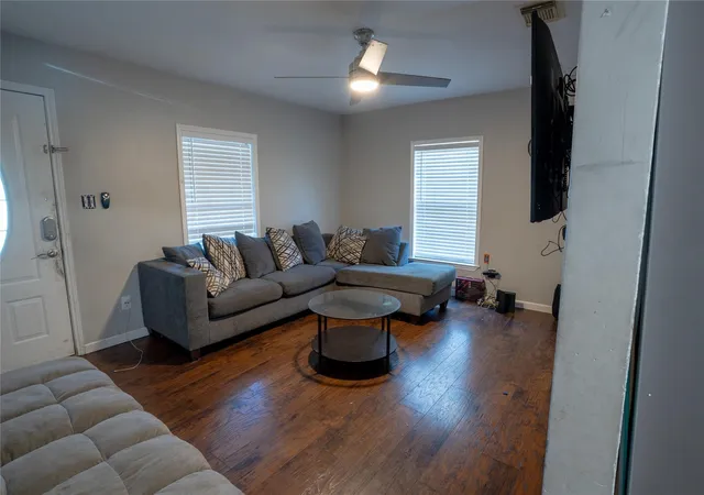 Homes for sale in Irving, TX | 1114 Alexander St, Irving, TX 75061 | MLS# 21242158
