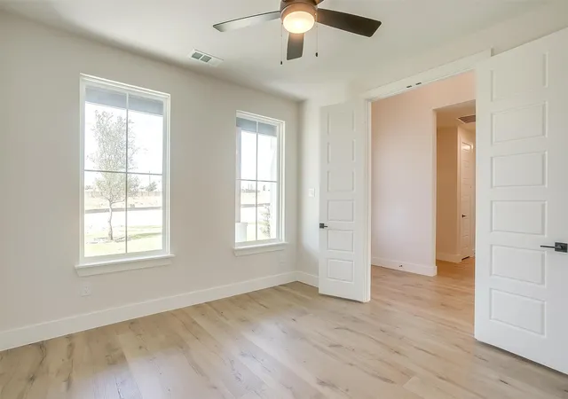 Photo 4 of Single family home for sale at 806 Feathergrass Ct E, Haslet, TX 76052 | MLS# 21242165 | Listing updated on 2026-09-19