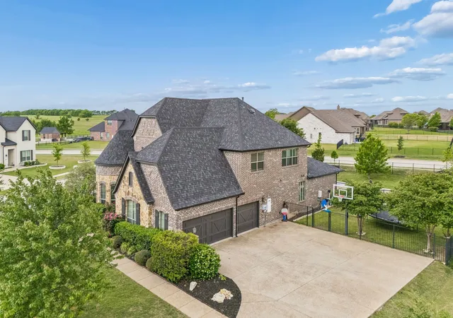 Homes for sale in Gunter, TX | 1513 Bearpath Wy, Gunter, TX 75058 | MLS# 21224060