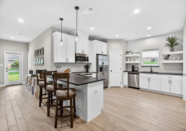 Photo 1 of Single family home for sale at 1311 E Apache Trl, Granbury, TX 76048 | MLS# 21242172 | Listing updated on 2026-09-04