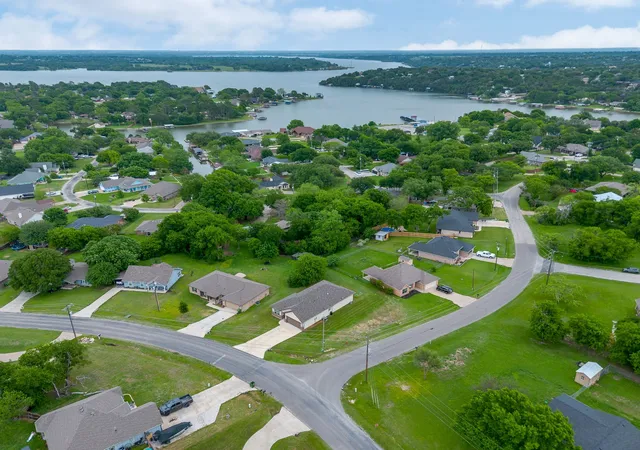 Photo 3 of Single family home for sale at 1311 E Apache Trl, Granbury, TX 76048 | MLS# 21242172 | Listing updated on 2026-09-04