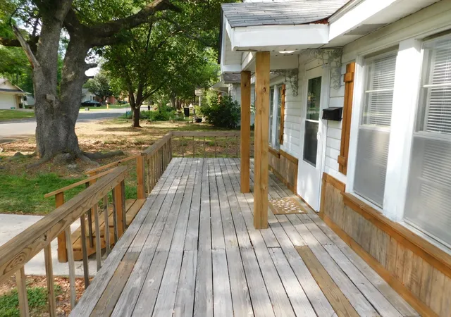 Photo 3 of Single family home for sale at 105 Nw 2nd, Springhill, LA 71075 | MLS# 21242356 | Listing updated on 2026-08-20