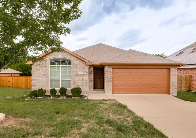 Photo 1 of Sale Pending at 7813 Oak Garden Trl, Dallas, TX 75232 | MLS# 21242367 | Listing updated on 2026-07-13