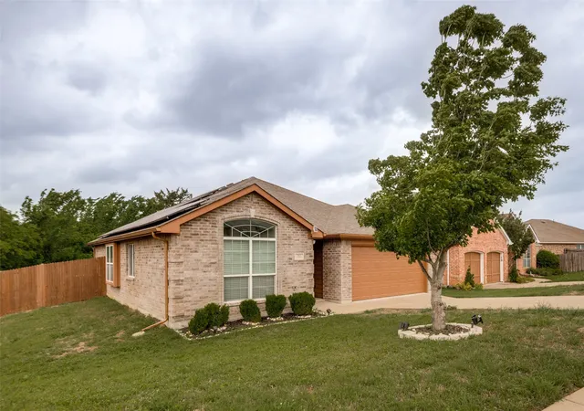 Photo 2 of Sale Pending at 7813 Oak Garden Trl, Dallas, TX 75232 | MLS# 21242367 | Listing updated on 2026-07-13