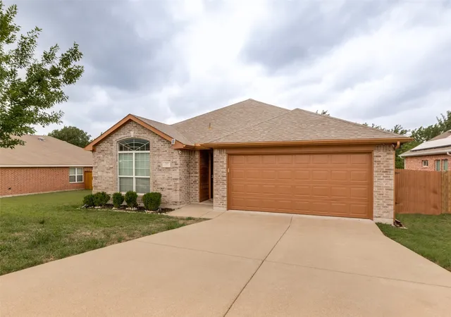 Photo 3 of Sale Pending at 7813 Oak Garden Trl, Dallas, TX 75232 | MLS# 21242367 | Listing updated on 2026-07-13