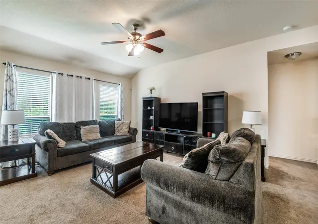 Photo 4 of Sale Pending at 7813 Oak Garden Trl, Dallas, TX 75232 | MLS# 21242367 | Listing updated on 2026-07-13
