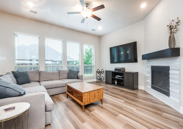 Photo 3 of Single family home for sale at 2801 Bedford Rd, Argyle, TX 76226 | MLS# 21241008 | Listing updated on 2026-09-05