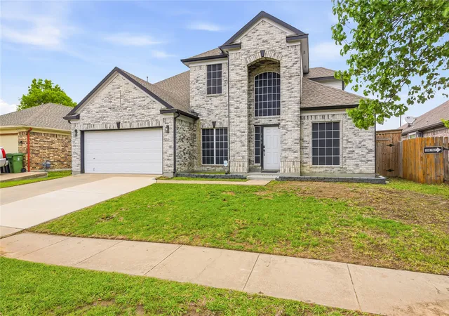 Photo 1 of Single family home for sale at 709 Gentry Dr, Arlington, TX 76018 | MLS# 21242509 | Listing updated on 2026-07-07