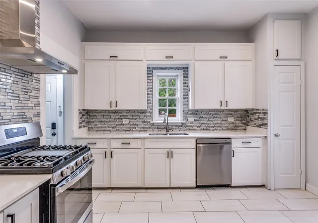Photo 4 of Single family home for sale at 1810 5Th Ave, Fort Worth, TX 76110 | MLS# 21241436 | Listing updated on 2026-09-01