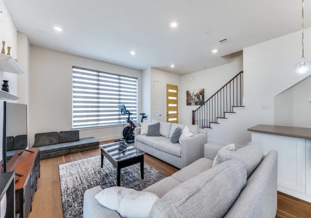 4th image of 7832 Verona Pl, Dallas, TX 75231 | MLS# 21236605