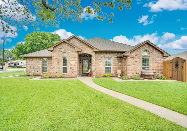 Single family home for sale at 502 Main St, Maypearl, TX 76064 | MLS# 21241880