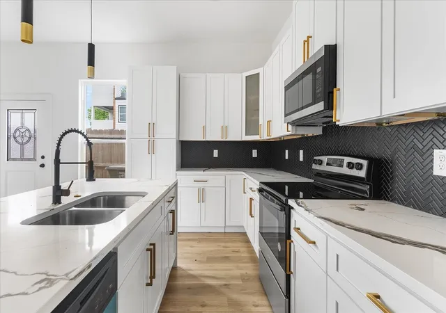 Photo 3 of Single family home for sale at 5223 Colonial Ave, Dallas, TX 75215 | MLS# 21242540 | Listing updated on 2026-07-06