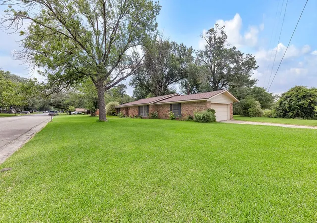 Homes for sale in Sulphur Springs, TX | 300 Merrell, Sulphur Springs, TX 75482 | MLS# 21242606