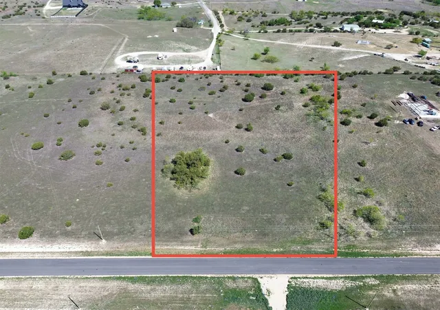 Homes for sale in Lipan, TX | 485 Hollow Dr, Lipan, TX 76462 | MLS# 21242688