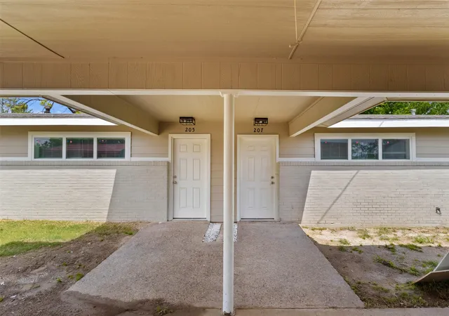 Photo 3 of Single family home for sale at 205 April St, Bowie, TX 76230 | MLS# 21241904 | Listing updated on 2026-08-17