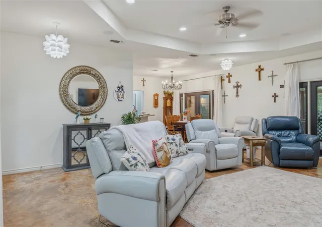 Photo 4 of Single family home for sale at 220 Rs County Road 4263, Emory, TX 75440 | MLS# 21242744 | Listing updated on 2026-10-07