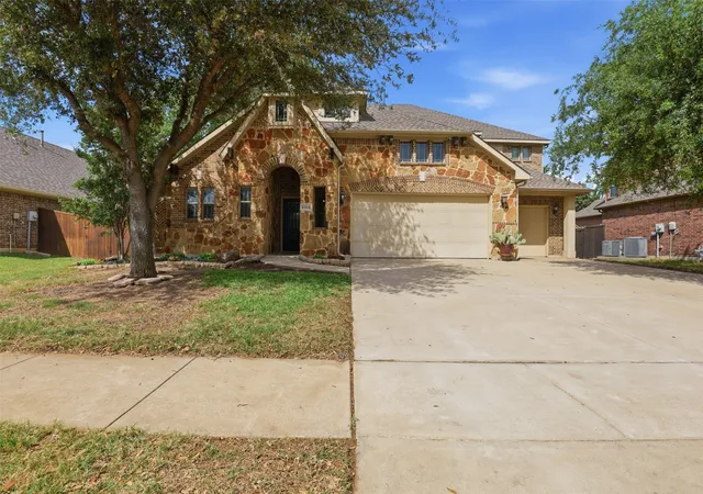 Photo 1 of Single family home for sale at 1004 Tara Dr, Burleson, TX 76028 | MLS# 21237739 | Listing updated on 2026-09-15