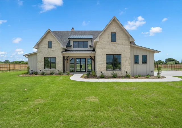 Photo 2 of Single family home for sale at 358 Lacek Mill Rd, China Spring, TX 76633 | MLS# 21242477 | Listing updated on 2026-08-19