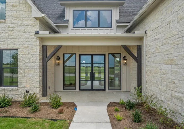 Photo 3 of Single family home for sale at 358 Lacek Mill Rd, China Spring, TX 76633 | MLS# 21242477 | Listing updated on 2026-08-19