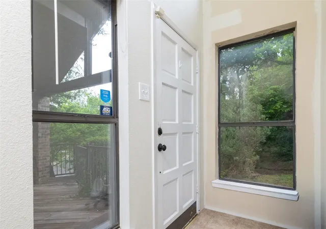 Photo 3 of Sale Pending at 821 Cherlynne Dr, Cedar Hill, TX 75104 | MLS# 21242665 | Listing updated on 2026-07-16