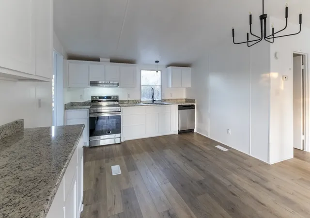 Photo 3 of Manufactured home for sale at 4549 Arrowhead Dr, Weatherford, TX 76087 | MLS# 21242808 | Listing updated on 2026-10-02
