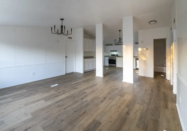 Photo 3 of Manufactured home for sale at 4549 Arrowhead Dr, Weatherford, TX 76087 | MLS# 21242808 | Listing updated on 2026-10-02