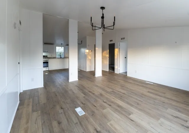 Photo 4 of Manufactured home for sale at 4549 Arrowhead Dr, Weatherford, TX 76087 | MLS# 21242808 | Listing updated on 2026-10-02