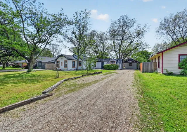 Homes for sale in Cleburne, TX | 614 Bellevue Dr, Cleburne, TX 76033 | MLS# 21213695