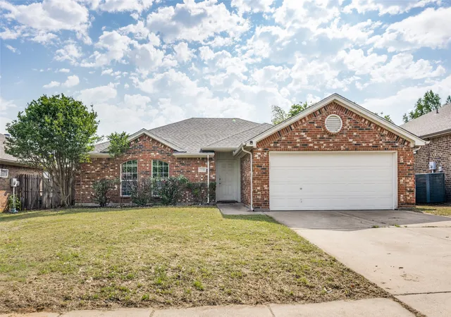 Homes for sale in Crowley, TX | 308 Rock Hill Dr, Crowley, TX 76036 | MLS# 21242903