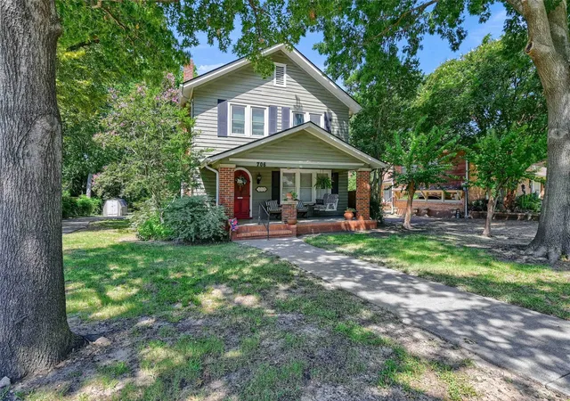 Photo 2 of Single family home for sale at 706 N Woods St, Sherman, TX 75092 | MLS# 21242613 | Listing updated on 2026-08-19