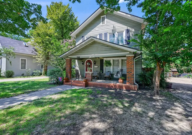 Photo 3 of Single family home for sale at 706 N Woods St, Sherman, TX 75092 | MLS# 21242613 | Listing updated on 2026-08-19