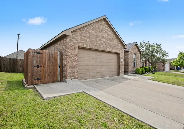 Homes for sale in Alvarado, TX | 303 Stonegate Blvd, Alvarado, TX 76009 | MLS# 21241328