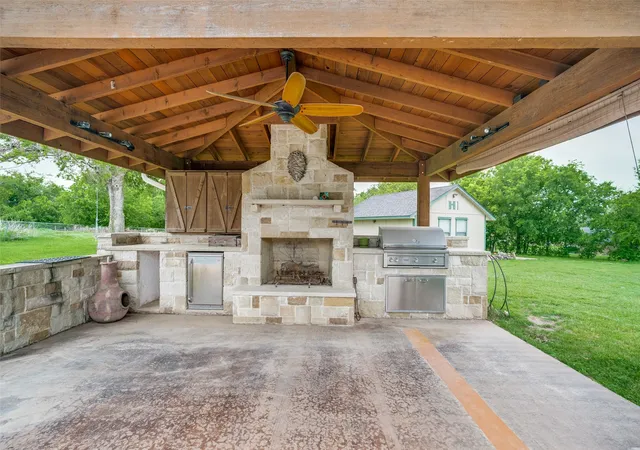 Photo 3 of Sale Pending at 710 Upper Denton Rd, Weatherford, TX 76085 | MLS# 21242538 | Listing updated on 2026-07-21