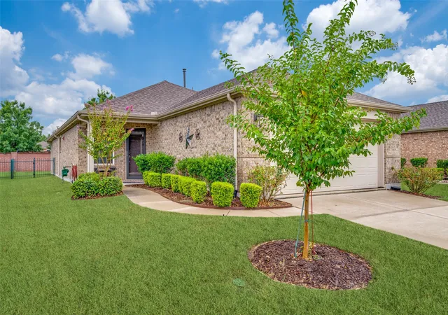 Homes for sale in Frisco, TX | 2313 Beachfront Dr, Frisco, TX 75036 | MLS# 21239816