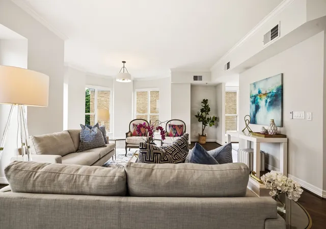 Photo 3 of Condo for sale at 3401 Lee Pkwy #402, Dallas, TX 75219 | MLS# 21242627 | Listing updated on 2026-09-22