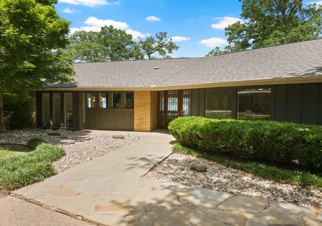 Homes for sale in Pittsburg, TX | 360 County Road 2136, Pittsburg, TX 75686 | MLS# 21242051