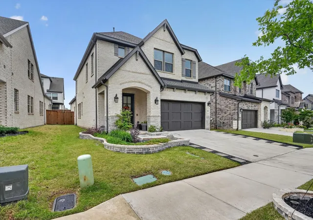 Photo 3 of Single family home for sale at 2512 Four Roses Dr, The Colony, TX 75056 | MLS# 21241391 | Listing updated on 2026-09-16