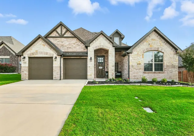 Photo 1 of Sale Pending at 705 Chaparral Rd, Sanger, TX 76266 | MLS# 21243169 | Listing updated on 2026-08-20