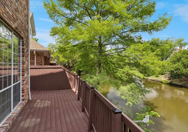 Photo 1 of Townhouse for sale at 535 Lochngreen Trl, Arlington, TX 76012 | MLS# 21242997 | Listing updated on 2026-07-21