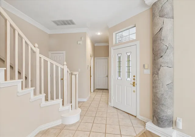 Photo 4 of Townhouse for sale at 535 Lochngreen Trl, Arlington, TX 76012 | MLS# 21242997 | Listing updated on 2026-07-21