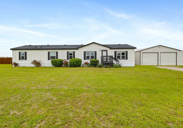 Photo 1 of Sale Pending at 8425 Brahma Dr, Justin, TX 76247 | MLS# 21242137 | Listing updated on 2026-09-30