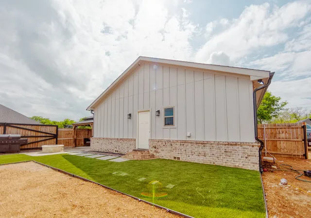 Homes for sale in Tioga, TX | 113 Smith, Tioga, TX 76271 | MLS# 21239937