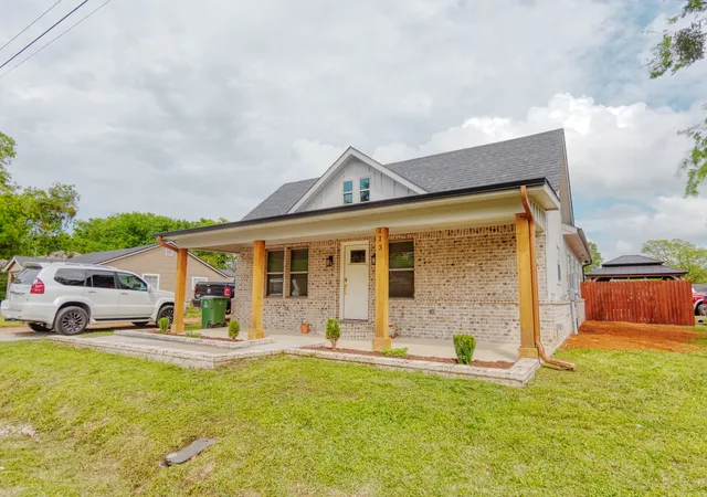 Homes for sale in Tioga, TX | 113 Smith, Tioga, TX 76271 | MLS# 21239937