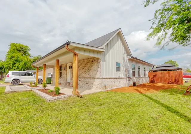 Homes for sale in Tioga, TX | 113 Smith, Tioga, TX 76271 | MLS# 21239937