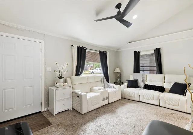 Photo 4 of Sale Pending at 4654 Dilworth Ct, Fort Worth, TX 76116 | MLS# 21242096 | Listing updated on 2026-07-20