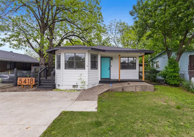 Photo 1 of Single family home for sale at 5418 Singleton Blvd, Dallas, TX 75212 | MLS# 21241984 | Listing updated on 2026-07-22