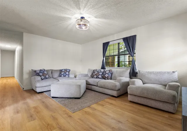 Photo 3 of Single family home for sale at 5418 Singleton Blvd, Dallas, TX 75212 | MLS# 21241984 | Listing updated on 2026-07-22