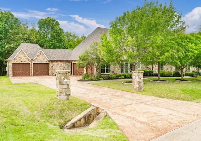 Photo 3 of Mansion for sale at 5412 Oakfield Dr, Mc Kinney, TX 75071 | MLS# 21241925 | Listing updated on 2026-10-05