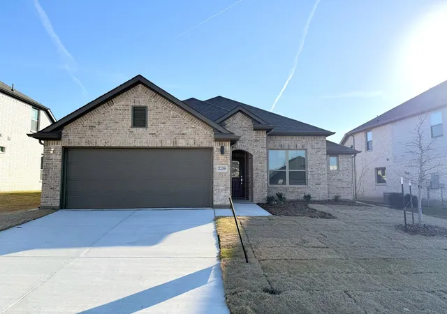 Homes for sale in Gunter, TX | 2110 Rowan Dr, Gunter, TX 75058 | MLS# 21243254